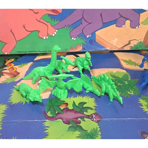 Dino-Checkers Board Game 1989 Bright Child Toys Dinosaur Strategy Game CIB Vtg - Picture 2 of 7